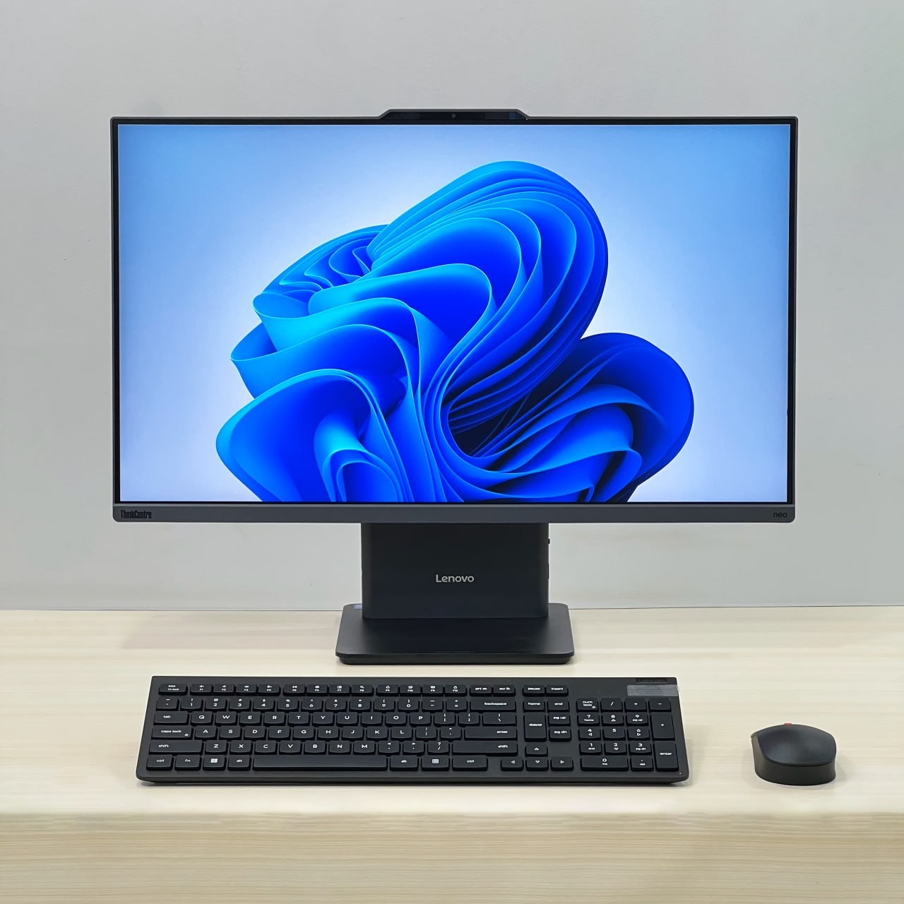 Lenovo ThinkCentre Neo 50a Gen 5 (27″ Intel) AIO, Intel® Core™ i7